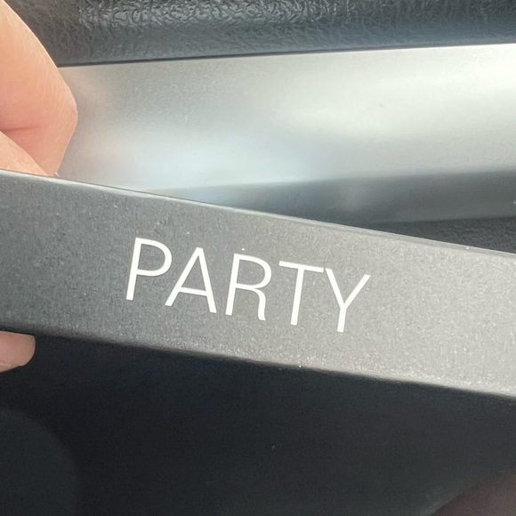 Pretty women Nails Vegan nails new sparkly gold and white nails no glue - Picture 5 of 5